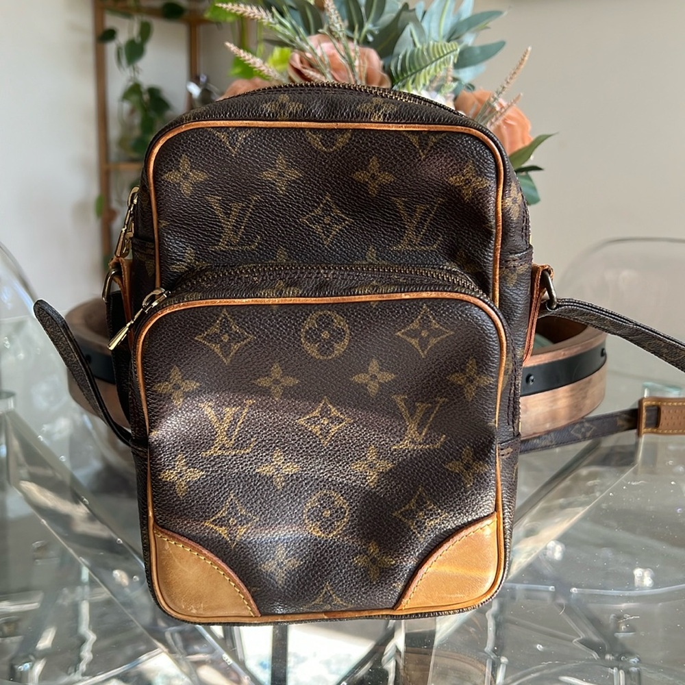 Authentic!!  LV cross body bag. Used in good condition.